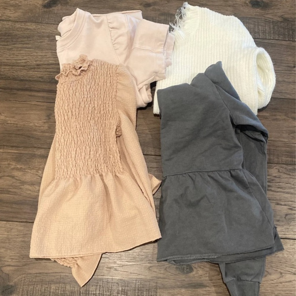 Lot of 4 women’s/teens tops